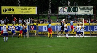 Bezbarwny lider uratował w Elblągu punkt (piłka nożna)