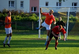 Pierwsza porażka w sezonie (piłka nożna)