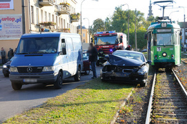 Sprawca kolizji uciekł, ruch na Robotniczej utrudniony