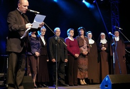 Nominowani: Zakon Sióstr Klauzurowych w Elblągu, dr Halina Grabarek ze Stowarzyszenia Rodzin Katolickich Diecezji Elbląskiej pod wezwaniem św. Józefa w Kwidzynie, Stowarzyszenie Koło Pionierów w Elblągu, Helena Pilejczyk oraz dr Wiesława Pokropska - dyrektor hospicjum św. Jerzego im. dr Aleksandry Gabrysiak.