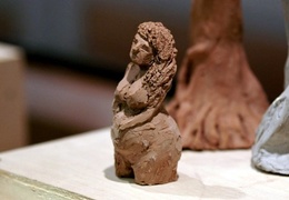 Rezultaty maratończyków na wystawie