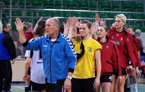 Słaba obrona (piłka ręczna)