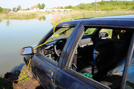 Renault w wodzie