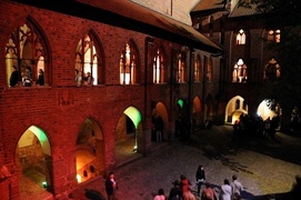 Noc na zamku