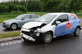 Wypadek w Kazimierzowie - dwie osoby w szpitalu