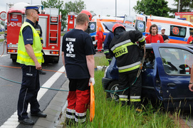 Wypadek w Kazimierzowie - dwie osoby w szpitalu