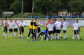 Uczcili awans gradem goli (piłka nożna)