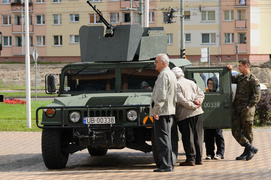 Świętowanie z żołnierzami