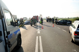 Czołowe zderzenie dwóch aut - sprawca zbiegł