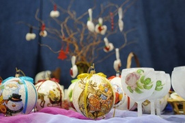 W poszukiwaniu prezentów i gwiazdkowych ozdób