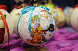 W poszukiwaniu prezentów i gwiazdkowych ozdób