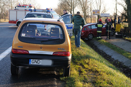 Kazimierzowo: kia na drzewie