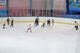 Grali najmłodsi hokeiści