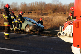 Szopy: fiatem dachowała w rowie