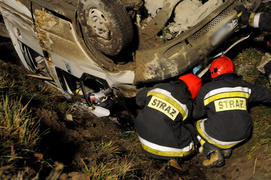 Zderzenie i dachowanie na S22