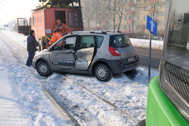 Scenic wjechał pod tramwaj