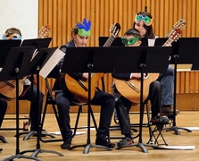 Z gitarą za pan brat