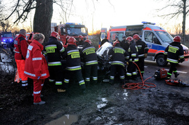 Czołowe zderzenie. Cztery osoby ranne