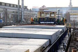 Bizony pchają barki do Kaliningradu