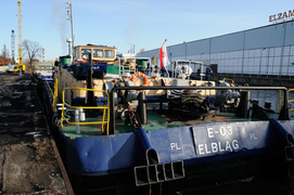 Bizony pchają barki do Kaliningradu