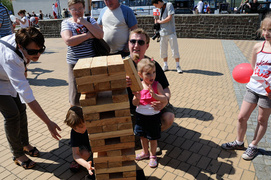 Dumnie powiewa biało-czerwona…