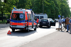 Wypadek: fordem zajechał drogę motocykliście