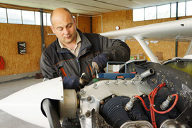 Mechanik lotniczy - zawód czy pasja?