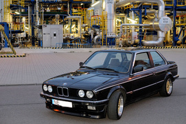 O rafinerii, wzajemnej pomocy i starym BMW O rafinerii, wzajemnej pomocy i starym BMW