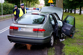 Kościuszki: saabem uderzyła w drzewo