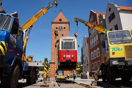 Przed Bramą Targową stanął zabytkowy tramwaj