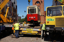 Przed Bramą Targową stanął zabytkowy tramwaj