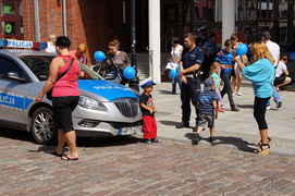 Policjanci czytali dzieciom