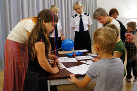 Policjanci czytali dzieciom
