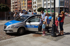 Policjanci czytali dzieciom