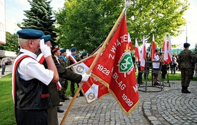 O godzinie „W” znów zawyły syreny