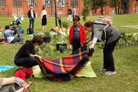 Ziołowy piknik na dziedzińcu Galerii EL