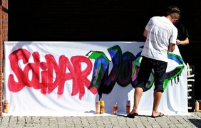 Ani wieńce, ani kwiaty