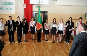 Zabrzmiał pierwszy dzwonek