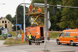 Wywrotka zerwała trakcję elektryczną