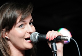 Achtung! Farben Lehre!