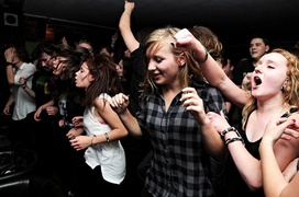 Achtung! Farben Lehre!