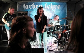 Achtung! Farben Lehre!