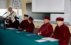 Vivat Academia!