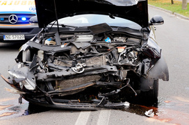 Wypadek na Niepodległości: dwie osoby ranne