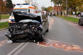Wypadek na Niepodległości: dwie osoby ranne