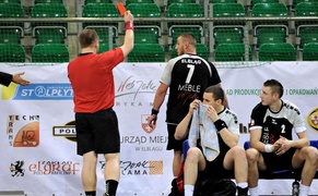 Wysoka wygrana \"Meblarzy\" (piłka ręczna)
