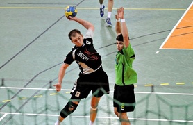 Wysoka wygrana \"Meblarzy\" (piłka ręczna)