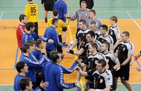 Lider okazał się za mocny (piłka ręczna)