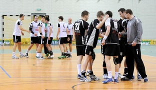 Łatwa przeprawa Wójcika (piłka ręczna)