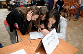 Gra z Powstaniem w tle